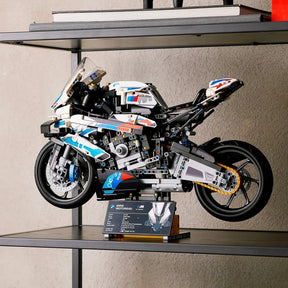 BMW M 1000 RR de 45 centímetros de comprimento e 27 cm de altura (1920 peças)
